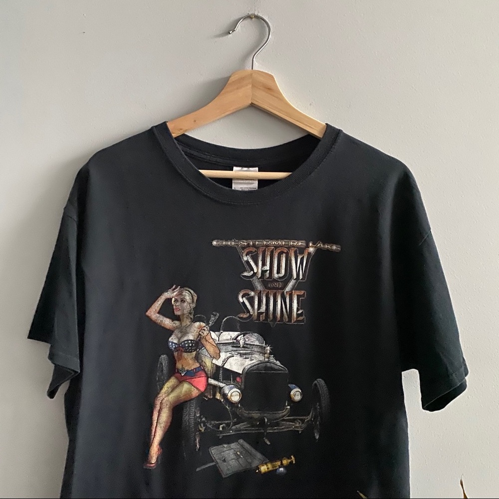 Black Pinup Girl Autocar T-Shirt - Picture 3 of 3